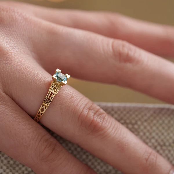 Bague French Kiss en or et Topaze Bleue 5 mm – Image 2